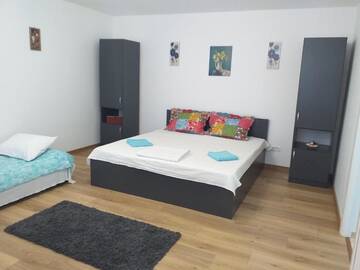 Фото номера Улучшенный двухместный номер с 1 кроватью Гостевой дом Casa din Deal г. Корбу 37