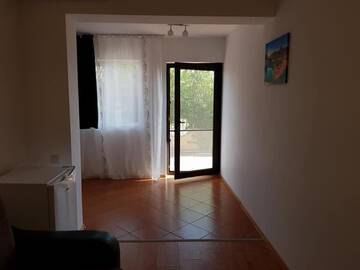 Фото номера Трехместный номер с террасой Гостевой дом Casa Cristina Corbu г. Корбу 3